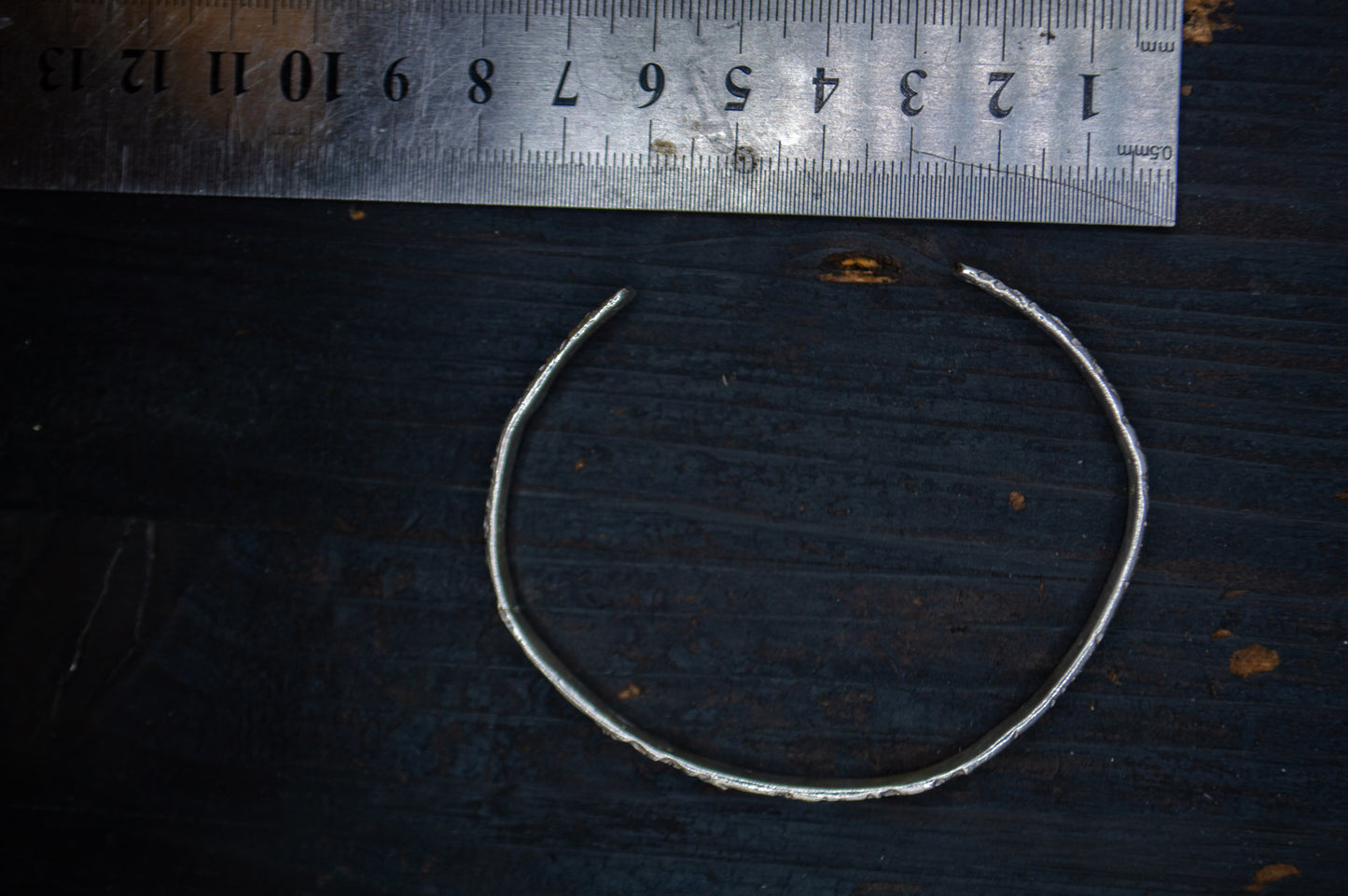 Silver bracelet with unique pattern