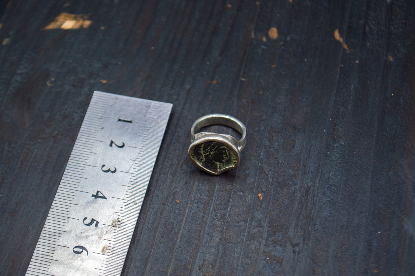 Hõbedast sõrmus Vana-Rooma mündiga