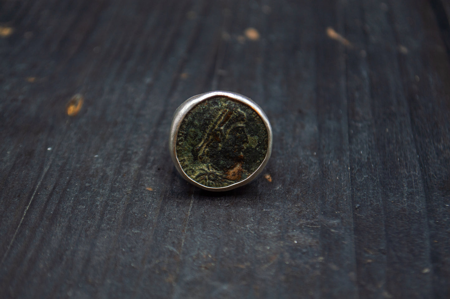 Hõbedast sõrmus Vana-Rooma mündiga