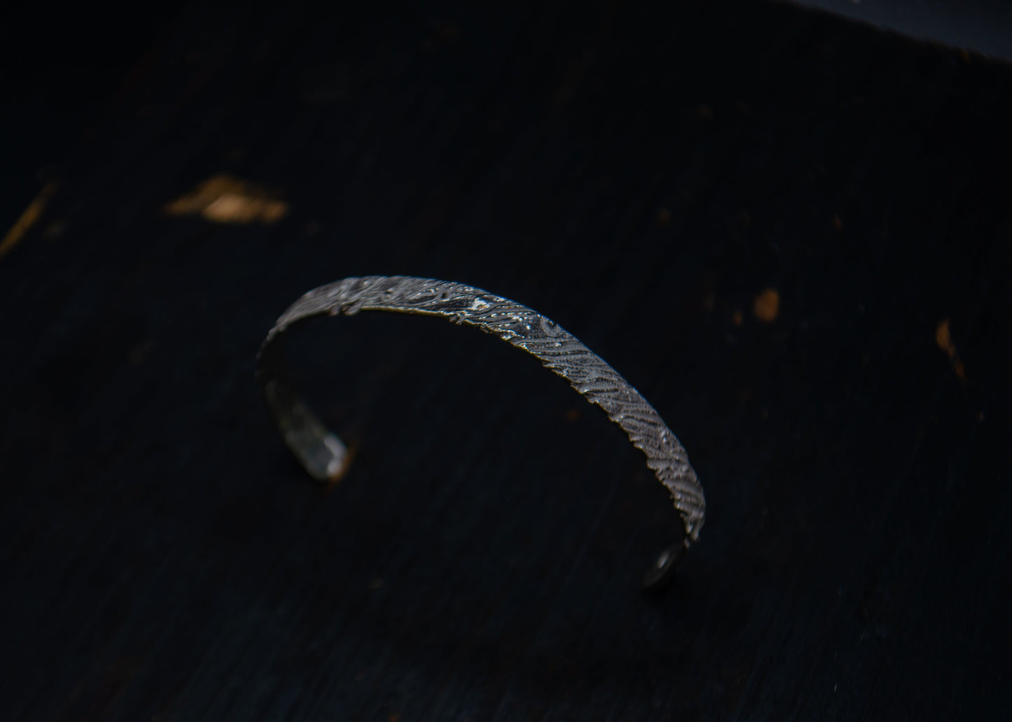 Silver bracelet with unique pattern