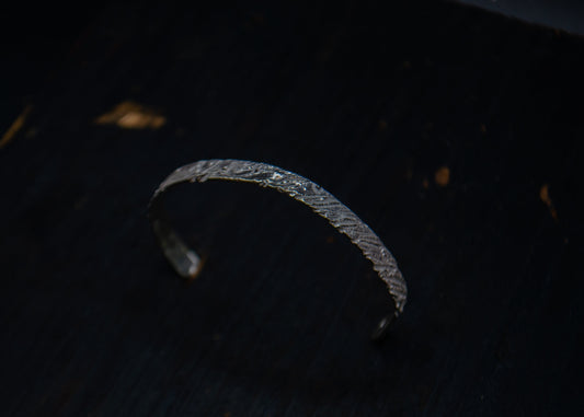 Silver bracelet with unique pattern
