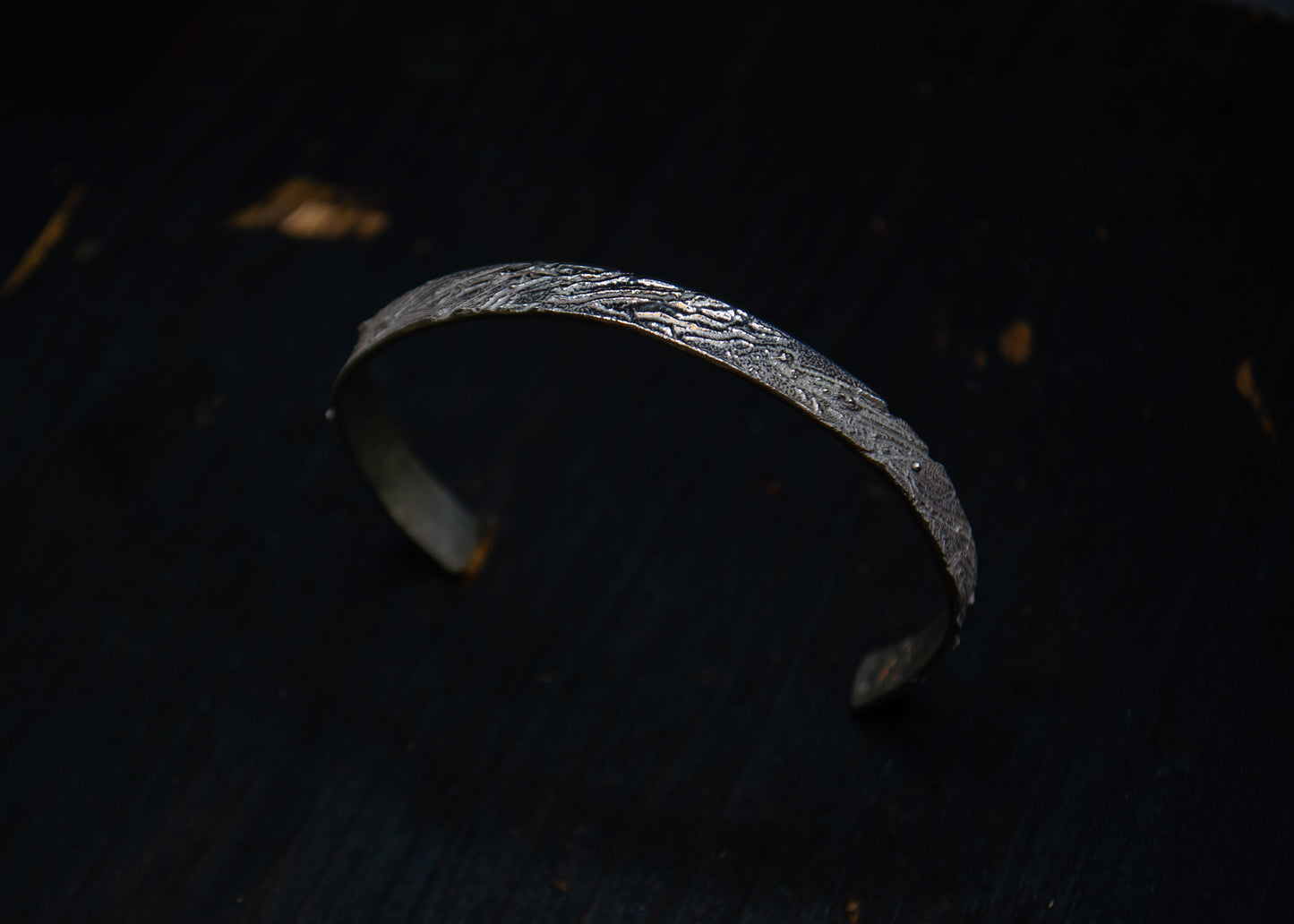 Silver bracelet with unique pattern