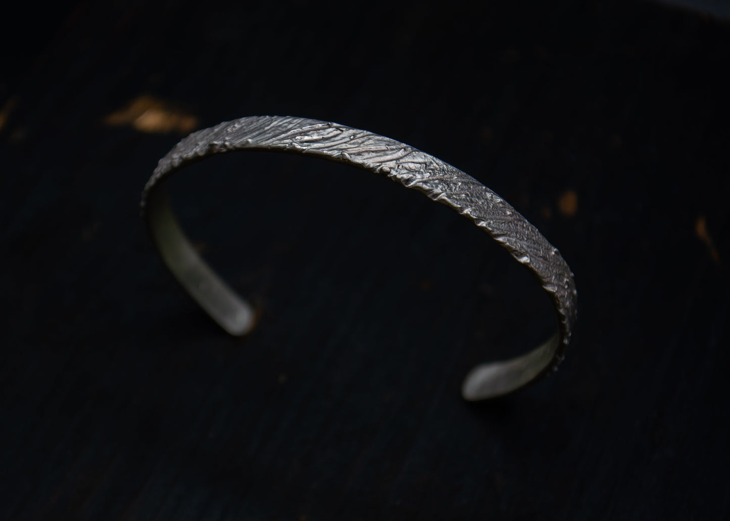 Silver bracelet with unique pattern