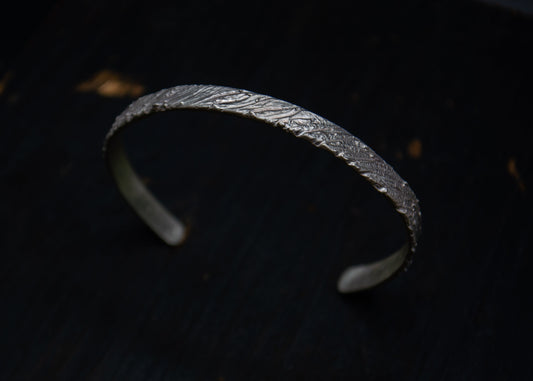 Silver bracelet with unique pattern