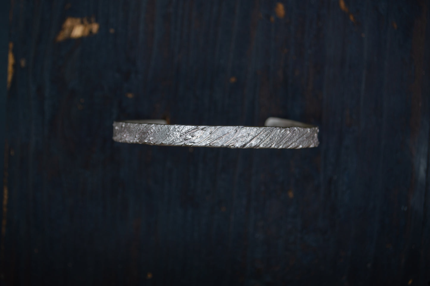 Silver bracelet with unique pattern