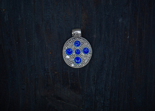 Silver pendant with filigree, granulation and enamel