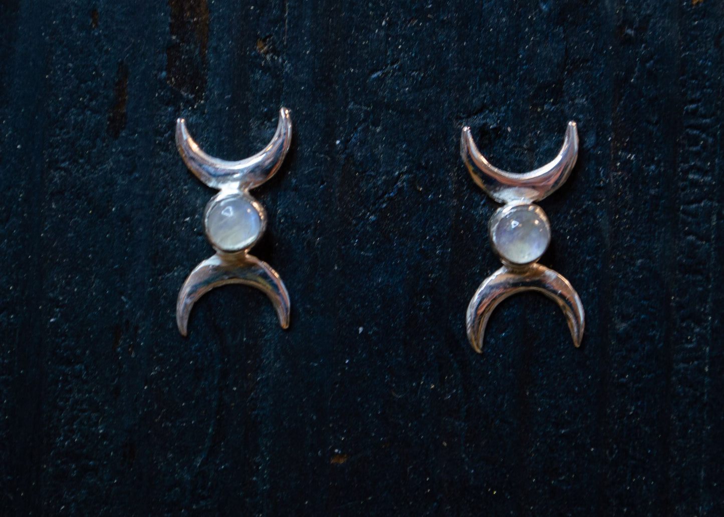 Silver earrings with double moon and moonstones