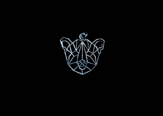 Geomeetriline hõbedast ripats karuga