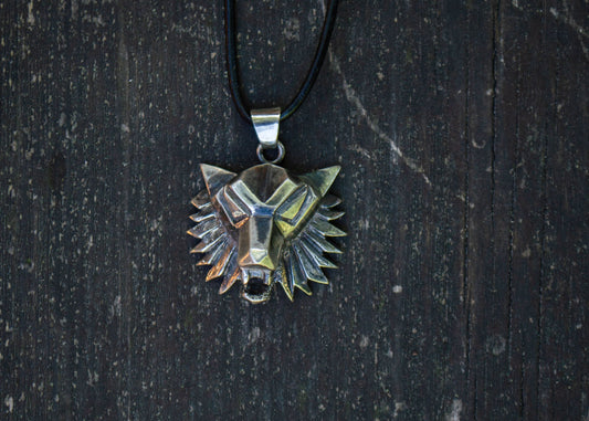 Hõbedast ripats hundiga