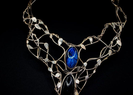 Silver necklace "Rîf e-Daer" with labradorite